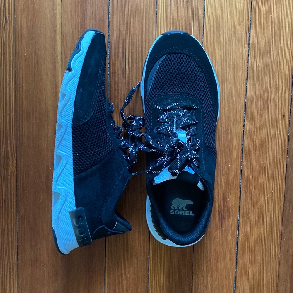Sorel kinetic sneakers